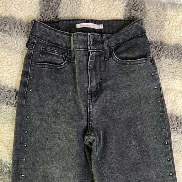 Levis Black Jeans Jeweled 721 High Rise Skinny Size 25 - Picture 2 of 8